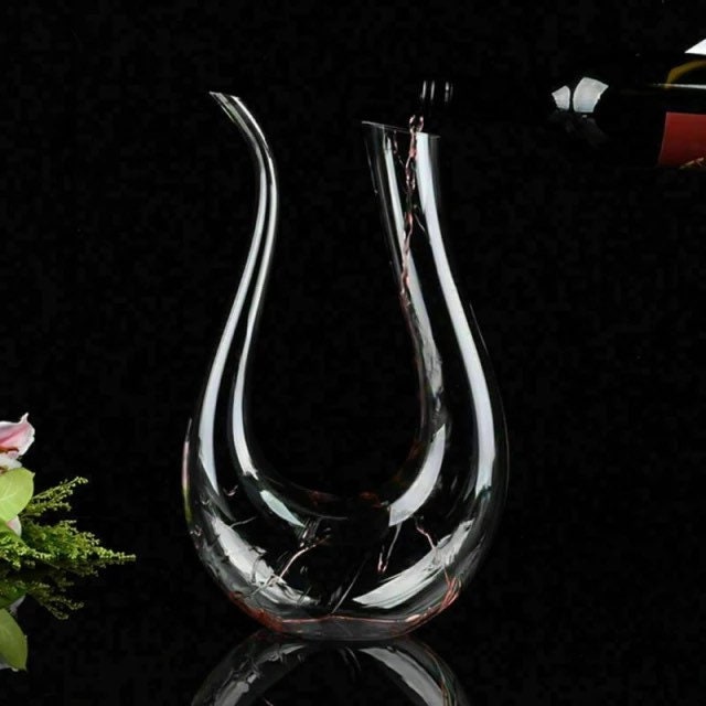 U-Shaped Wine Decanter For Luscious Wines