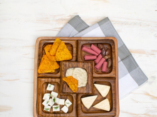 Snack serving wooden tray 5 sections