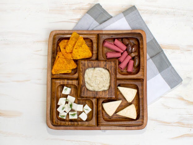 Snack serving wooden tray 5 sections