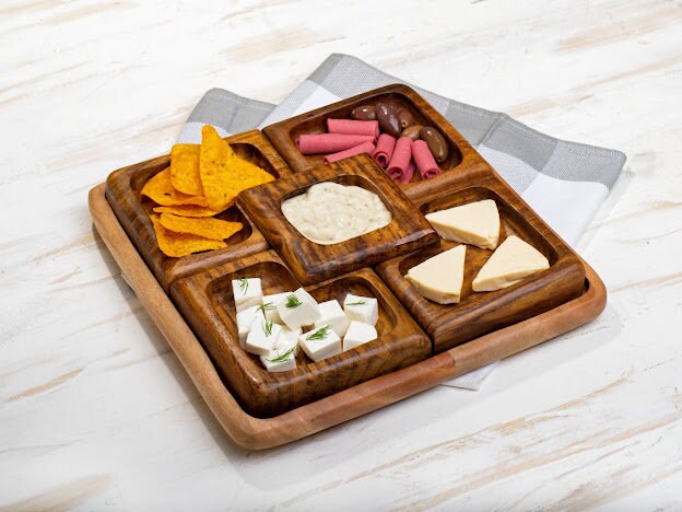 Snack serving wooden tray 5 sections