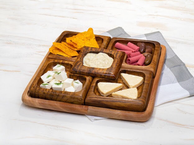 Snack serving wooden tray 5 sections