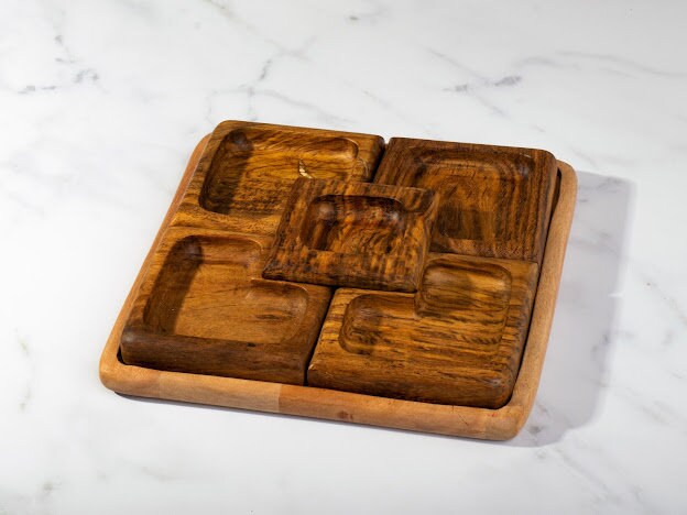 Snack serving wooden tray 5 sections