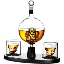 Whiskey Decanter, Skull Decanter with Skull Whiskey Glasses on Wooden Display Tray, Liquor Decanter with Glasses, Whiskey Gift Set